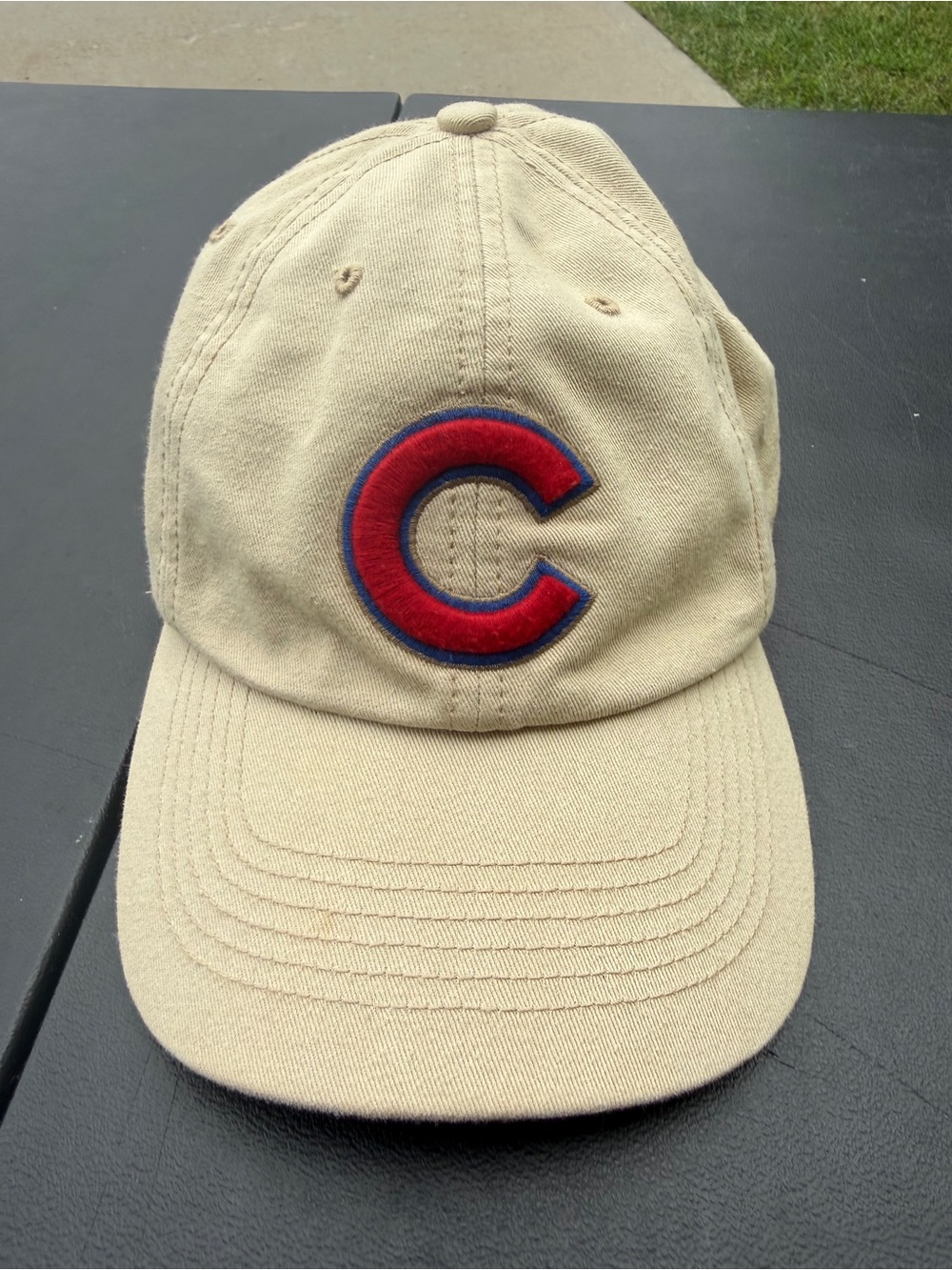 47 Chicago Cubs cap with red C logo with blue outline